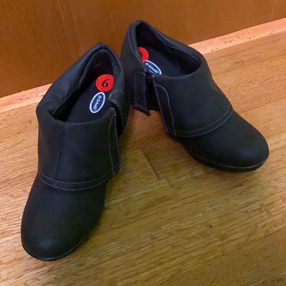 Brown ankle shoes